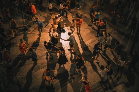 Más Allá del Ritmo- Cómo la Salsa Une a las Personas en Puerto Rico